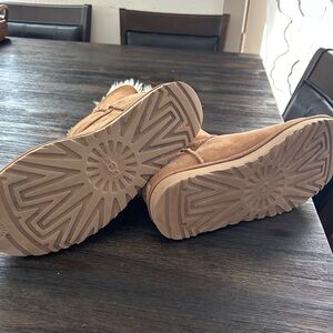 UGG MINI BAILEY BOW II WOMEN’S BOOTS 10M